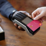 Bnka, fintech global enfocada en los migrantes, lanza su tarjeta Mastercard en Perú